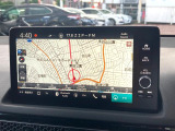 【メーカー純正ナビ】インテリアに溶け込むスタイリッシュな「専用設計」メーカーナビを装備♪視認性や操作性など基本性能にも優れ、より上質なカーライフをお楽しみいただけます。