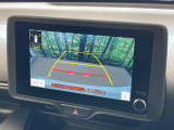 【バックカメラ】駐車時に後方がリアルタイム映像で確認できます。大型商業施設や立体駐車場での駐車時や、夜間のバック時に大活躍!運転スキルに関わらず、今や必須となった装備のひとつです!