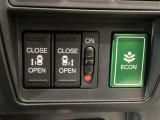 【両側パワースライドドア】両側がパワースライドドアになっており、運転席のスイッチやスマートキーでも開閉が可能です!開口部も広いので乗り降りも楽々♪