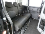 ゆとりある広々とした車内空間は、ドライブを始め買い物やレジャーなど、幅広く活躍します。一人でもみんなとでもお出かけを楽しみましょう!