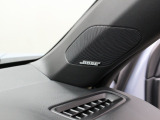 【BOSEサウンドシステム】BOSE社独自のアルゴリズムでステレオ(左右2チャンネル)音源をマルチチャンネルに変換。広大で臨場感あふれるサラウンド体験を実現しています。