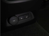 リアシートにもシートヒーターを装備。4席全てで独立した調整が可能です。