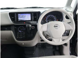 見通しのよいすっきりとした視界で、誰でも運転しやすいです。運転のしやすさは疲れにくさにも繋がりますよ♪