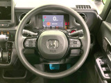 インテリアに合わせたデザインのステアリングは、運転される方のことも考え、運転しやすい形状、大きさです。是非一度、実際に触ってお確かめください。