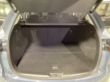 荷室容量も実用面では十分な水準にあり、日常の買い物からご家族での移動、旅行まで幅広く対応できます!特別に広いわけではありませんが、「不足を感じにくい」、バランスが取られているのが特長!