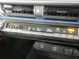 運転席・助手席は、ヒーター&ベンチレーション付シートです。暑い時期も寒い冬も快適に過ごせるうれしい装備です。