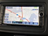 スマートフォン感覚で使いこなせるタッチディスプレイや、自然な対話で目的地を設定できる音声認識機能に対応したAVナビゲーションシステムです。ETC2.0と連動したリアルタイム交通情報も受信します。