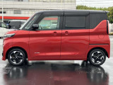 開閉ラクラク両側オートスライドドア付きです。リモコンや車内からでも開閉操作は可能です。