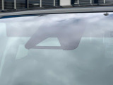 【トヨタセーフティセンス】走行中に前方の車両等を認識し、衝突しそうな時は警報とブレーキで衝突回避と被害軽減をアシスト。より安全にドライブをお楽しみいただけます。