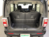 【トランク】積み込みやすくて、たっぷり積める荷室です。シートアレンジできるものは、乗車人数と荷物の量や大きさによってシートを動かすことができるので、より快適なドライブが可能です!