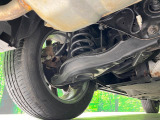 お車を安心してお乗りいただく為には、足回りの定期点検が欠かせません。サービスサポート(有償保証)では無料点検もご提供しており、安心のカーライフをお過ごしいただけるサポート体制が整っています。