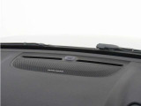 【harman/kardon】世界のオーディオファン垂涎のプレミアムサウンドシステムを搭載。原音に近い音場空間を忠実に再現。乗る人すべてに最良の音響体験を提供します。