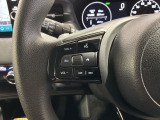 ステアリングにオーディオ操作スイッチが付いています。オーディオ画面に直接タッチしなくても操作が出来ますので、運転に集中できます。