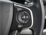 ◆アダプティブクルーズコントロール◆予め設定した車速内でクルマが自動的に加減速。前走車との適切な車間距離を維持しながら追従走行します。【LKAS】車線維持支援システムでステアリング操作を支援。
