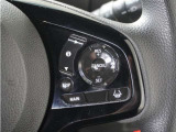 ◆アダプティブクルーズコントロール◆予め設定した車速内でクルマが自動的に加減速。前走車との適切な車間距離を維持しながら追従走行します。【LKAS】車線維持支援システムでステアリング操作を支援。