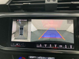 バックカメラと前後のバンパーセンサーで駐車時も安心です。