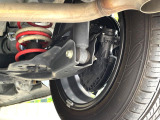 お車を安心してお乗りいただく為には、足回りの定期点検が欠かせません。サービスサポート(有償保証)では無料点検もご提供しており、安心のカーライフをお過ごしいただけるサポート体制が整っています。