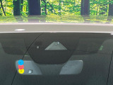 【スマートブレーキサポート】走行中に前方の車両等を認識し、衝突しそうな時は警報とブレーキで衝突回避と被害軽減をアシスト。より安全にドライブをお楽しみいただけます。