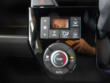 オートエアコンを装着しておりますので車内をお好みの快適な温度に保つことが可能です!