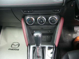 ダイレクト感のある6速オートマチック。変速が滑らかで、思い通りの走りをサポートする。Smooth 6-speed AT provides a direct and responsive feel.