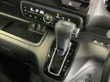 発進時から滑らかに加速する無段階変速のCVTはストップ&ゴーの多い街の中も快適です