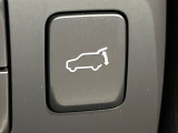【パワーバックドア】スマートキーや運転席のボタンを押すだけでリアゲートが自動で開閉します!荷物を持っている時や、高い位置にあるバックドアを閉める際に便利な機能です♪