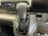 発進時から滑らかに加速する無段階変速のCVTはストップ&ゴーの多い街の中も快適です