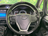【純正革巻きステアリング】上質な革を使用することで、手にしっかり馴染みとても運転しやすいハンドルです♪