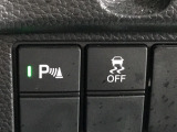パーキングセンサー、横滑り抑制機能搭載。駐車時の障害物検知や滑りやすい路面での車両安定性を高め、安全運転をサポートします。