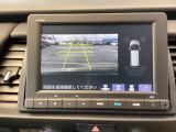 バックも安心のバックカメラ付いています。バックカメラがあると、いつでも安全にバックできますね。死角も減ります。