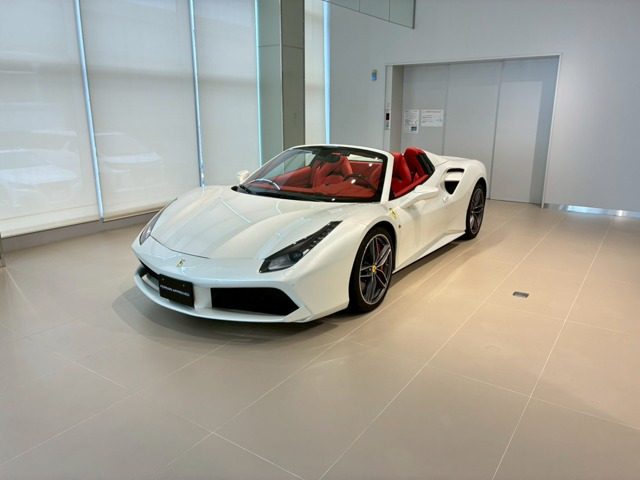 フェラーリ 488スパイダー 