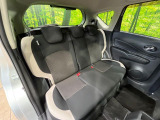 コンパクトカーですが、セカンドシートは十分な広さがあり快適にお乗りいただけます♪シートを倒して大きな荷物を積んだりと、用途の幅が広い1台です。