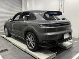 オプション:PORSCHE ロゴLEDドアカーテシーライト プライバシーガラス