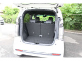 シートスライドで荷物も沢山詰めます