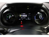 マルチインフォメーションディスプレイ付きのメーターです!エコ運転へ導く多彩な情報を表示してくれます。