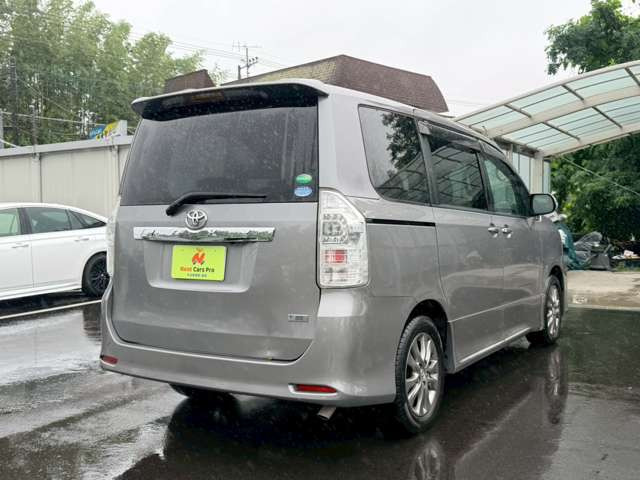 【中古】幅100x160cm 銀色 2番➕木色24番 トヨタ ヴォクシー 2.0 ZS 煌Z 純正ナビ バックカメラ の中古車詳細