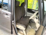 運転席シート廻りは使用感も少なく、良好な状態となっています。前オーナー様が丁寧に使っていたことがよくわかりますね。