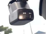ドライブレコーダー装備です!もしもの時やあおり運転など、映像記録は証拠になるのであると安心ですね!