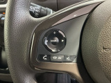 ステアリングにオーディオ操作スイッチが付いています。オーディオ画面に直接タッチしなくても操作が出来ますので、運転に集中できます。