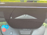 【i-ACTIVESENSE】走行中に前方の車両等を認識し、衝突しそうな時は警報とブレーキで衝突回避と被害軽減をアシスト。より安全にドライブをお楽しみいただけます。