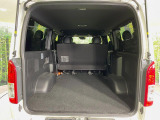 普段のお買い物や通勤、送迎等に十分な荷室スペースを確保しております。セカンドシートを倒すと、大きな荷物の積載も可能です♪