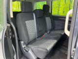 後部座席も気になるようなキズ・汚れやへたり等、大きなダメージはなく、良好な状態です。