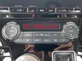 【エアコン】『エアコン装備』の画像になります。暑い夏でも寒い冬でも、車内に快適な空気を届けるので、いつでも快適な車内空間を創り上げます!