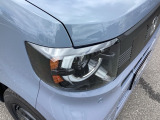 明るくて長寿命のLEDヘッドライト採用