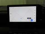 ディスプレイオーディオにナビ機能が設定されています。簡単な操作で行き先を入力することができ、音声で目的地まで案内してくれます。初めて訪れる場所も安心です。