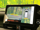 【パノラミックビューモニター】専用のカメラにより、上から見下ろしたような視点で360度クルマの周囲を確認することができます☆死角部分も確認しやすく、狭い場所での切り返しや駐車もスムーズに行えます。