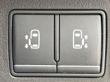 【両側パワースライドドア】スマートキーや運転席のスイッチで後席両側スライドドアの開閉が可能♪電動だから力を入れてドアを開ける必要が無く、小さなお子様でも簡単に開け閉めでき快適です♪