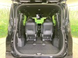 普段のお買い物や通勤、送迎等に十分な荷室スペースを確保しております。セカンドシートを倒すと、大きな荷物の積載も可能です♪