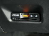 ◆ETC2.0装着◆進化したドライブ体験。料金収受システムだけだったETCが生まれ変わって、高速道路を賢く使うETC2.0に進化しました。多彩な情報サービスが便利で快適なドライブ体験を提供します。