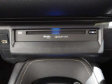 CD、DVDプレイヤーを装備しております。